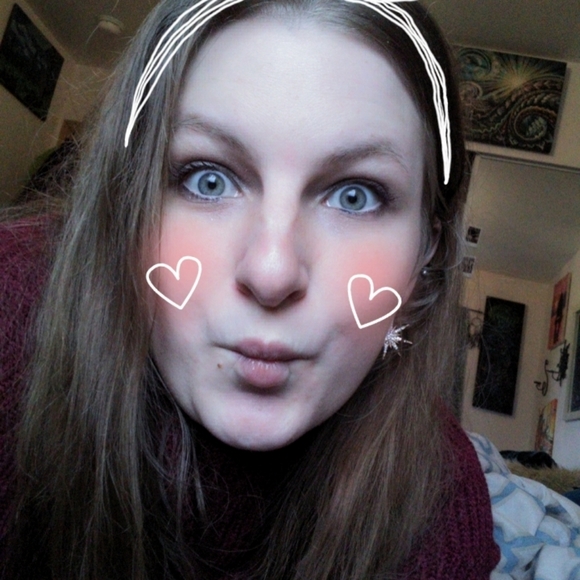 Meet your Posher, Erika - Picture 3 of 7